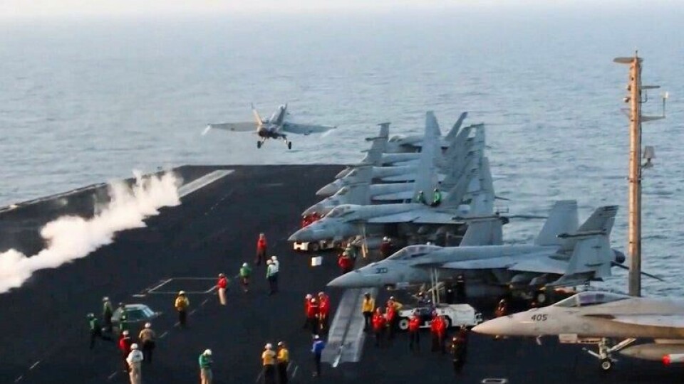 Bildet viser amerikanske kampfly ta av fra hangarskipet USS Harry S. Truman kort tid før angrepene i Jemen 15. mars. Bildet viser amerikanske kampfly ta av fra hangarskipet USS Harry S. Truman kort tid før angrepene i Jemen 15. mars. Foto: Den amerikanske marinen / AP / NTB