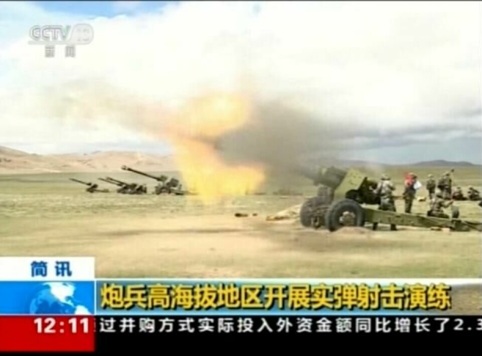 Tidligere i august visste den statlige kinesiske TV-kanalen CCTV bilder fra en militærøvelse i Tibet. Foto: Anonymous / AP Tidligere i august visste den statlige kinesiske TV-kanalen CCTV bilder fra en militærøvelse i Tibet. Foto: Anonymous / AP