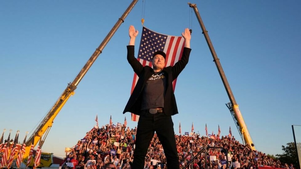 Elon Musk, som er eier og toppsjef i både Tesla og SpaceX, deltok på et av Donald Trumps valgmøter i Butler i Pennsylvania en måned før valget. Foto: Alex Brandon / AP / NTB