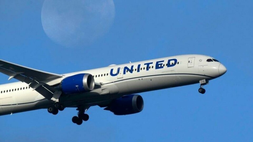 Det gjelder å ha med seg de rette dokumentene når man skal reise utenlands. Det fikk en United Airlines-pilot erfare i forrige uke.
