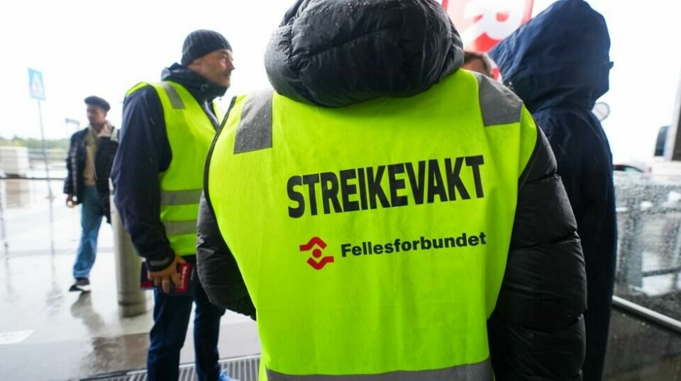 Streikevakter ved Oslo lufthavn etter SAS-streiken ble trappet opp i august. Foto: Lise Åserud / NTB