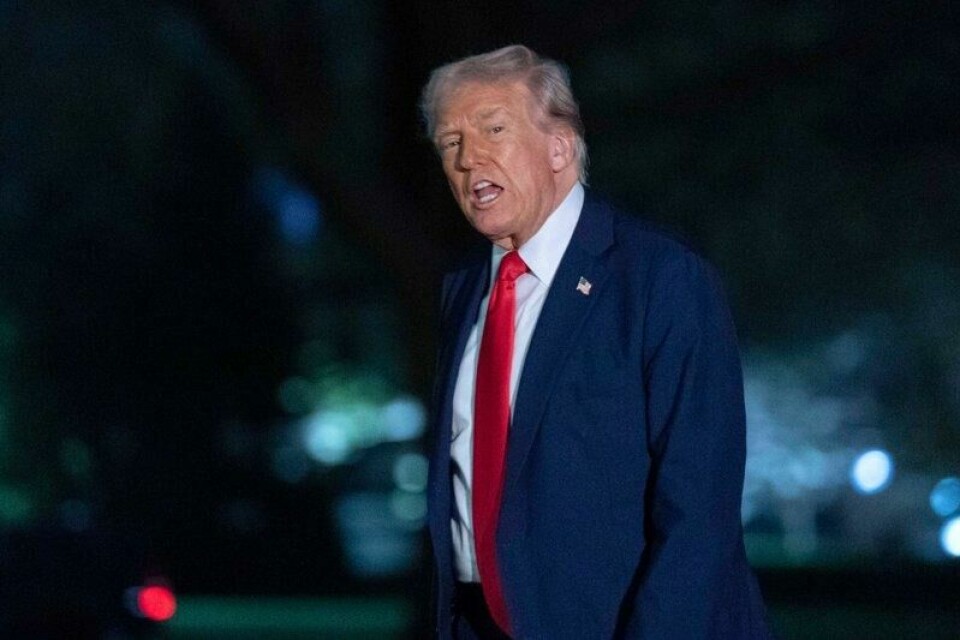 President Donald Trump kom mandag kveld med ferske trusler mot houthi-militsen i Jemen, som amerikanerne har rettet en rekke angrep mot i over to uker.