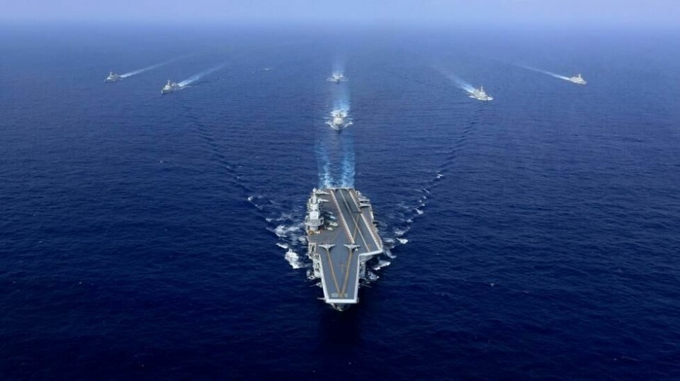 Det kinesiske hangarskipet «Liaoning» på tokt i Stillehavet. Under Xi Jinpings regime har Kina bygget verdens største marine, fornyet verdens største stående hær og samlet et arsenal av atomvåpen og ballistiske raketter. Nå varsler Kina en stor, felles marineøvelse med russiske styrker.