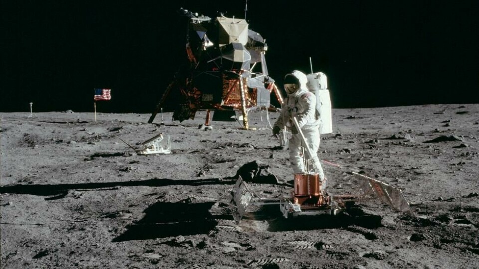 De to astronautene rigget i stand og etterlot flere vitenskapelige eksperiment på Månen. Foto: Project Apollo Archive. De to astronautene rigget i stand og etterlot flere vitenskapelige eksperiment på Månen. Foto: Project Apollo Archive.