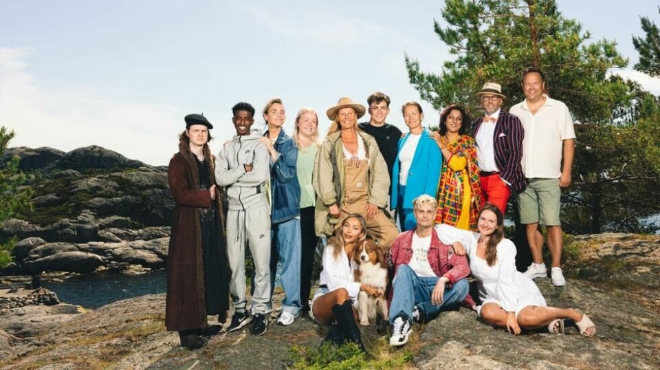 Tolv kjendiser er klare for tilværelsen som forpaktere på sørlandsgården Fredheim gård, i det som blir den niende sesongen av TV2s «Farmen kjendis». Foto: Anton Soggiu / TV 2 / NTB