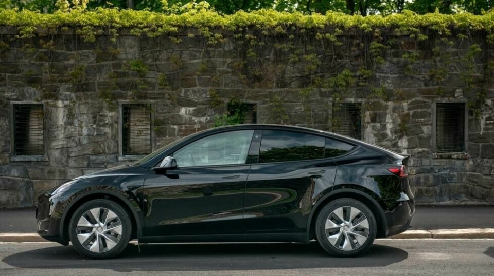 Tesla Model Y Bakhjulsdrift er en av de modellene som får en liten prisreduksjon, bare 10 000 kroner denne gangen. Performance-varianten settes ned med over 60 000 kroner.