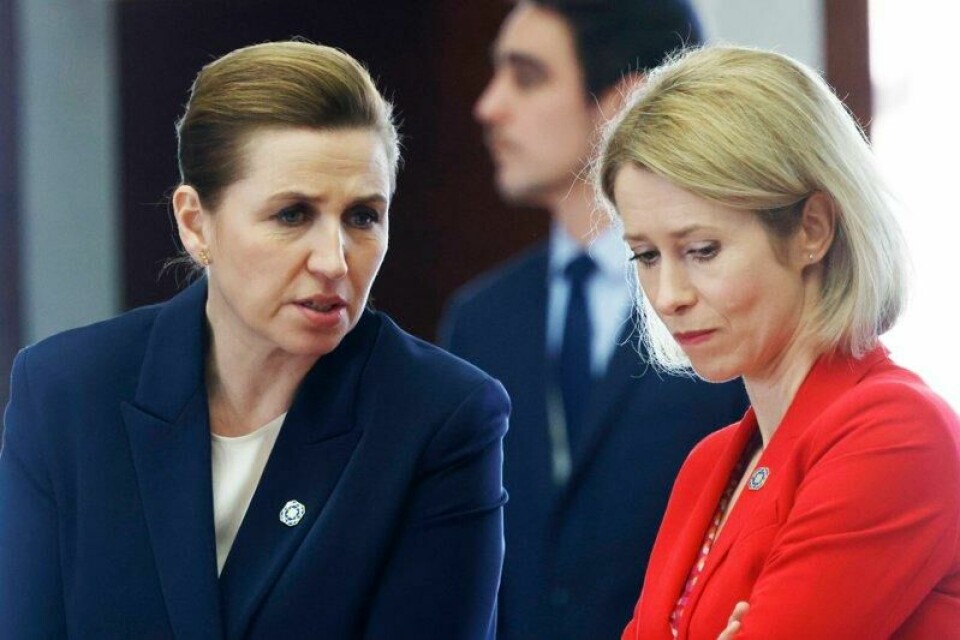 EUs utenrikssjef Kaja Kallas (t.h) vil at EU-landene forplikter seg til en massiv økning av støtten til Ukraina. Det har også Danmarks statsminister Mette Frederiksen tatt til orde for.