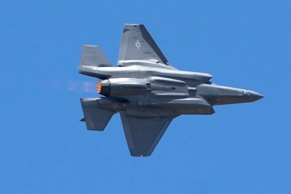 De siste to F-35-kampflyene er på vei til Norge fra flyfabrikken i Texas, bekrefter Forsvarsdepartementet.