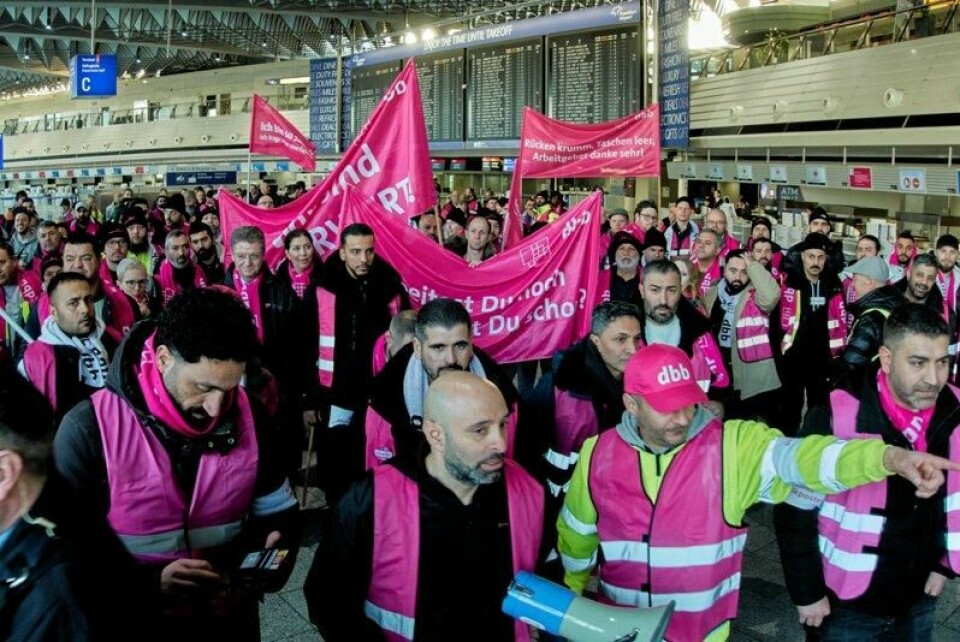 Ansatte ved 13 tyske flyplasser, som her i Frankfurt, gikk mandag ut i 24 timers streik med krav om høyere lønn og bedre arbeidsvilkår. Tusenvis av flyginger måtte innstilles.