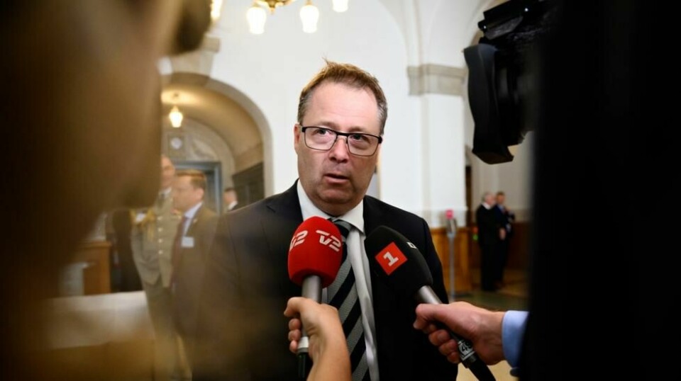 Forsvarsminister Bjørn Arild Gram kunne tidligere denne uken opplyse om at Norge vil bidra med trening av ukrainske soldater i Ukraina. Det reagerer nå Russland på. Foto: Philip Davali / Ritzau / AP / NTB