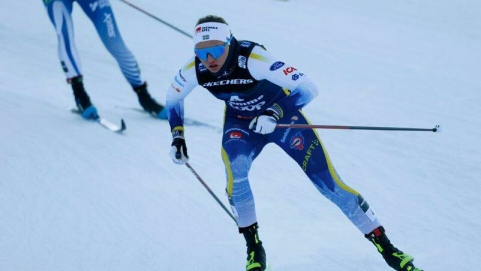 Sveriges Linn Svahn forlater ski-VM etter hjernerystelse.