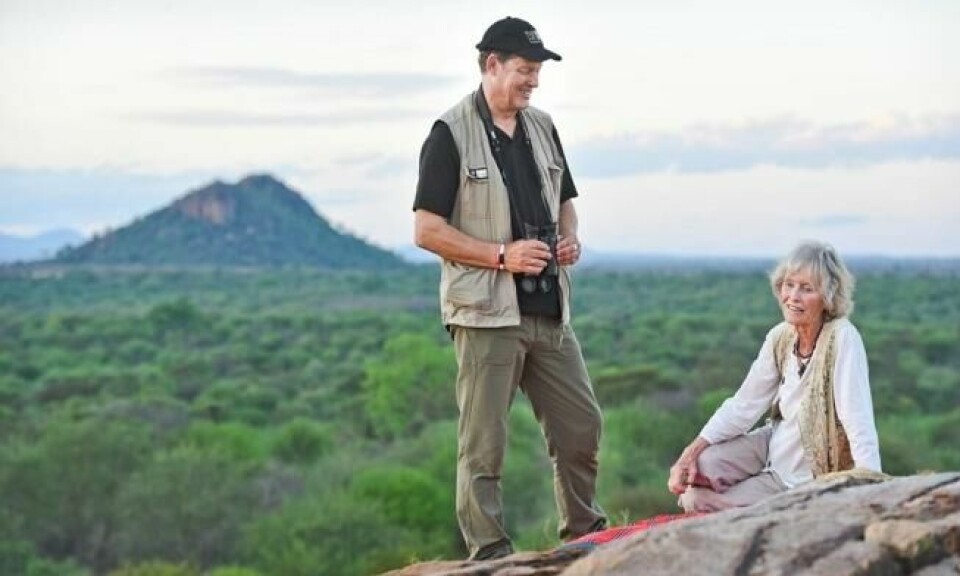 McKenna sammen med sønnen Will Travers som i dag er leder for Born Free Foundation. Selv er McKenna styremedlem og organisasjonens berømte ansikt utad. Foto: Born Free Foundation McKenna sammen med sønnen Will Travers som i dag er leder for Born Free Foundation. Selv er McKenna styremedlem og organisasjonens berømte ansikt utad. Foto: Born Free Foundation