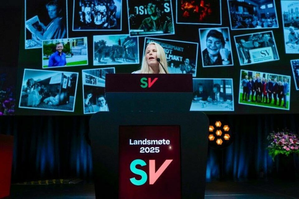 SV-leder Kirsti Bergstø (SV) innledet SV-Landsmøtet i folkets hus i Oslo.