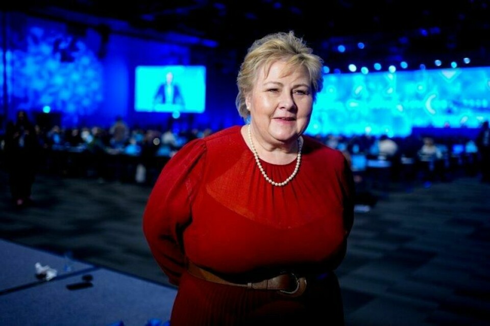 Partileder Erna Solberg er i helgen på Høyres landsmøte uten ektemannen, til tross for at han tidligere år har pleid å være til stede.