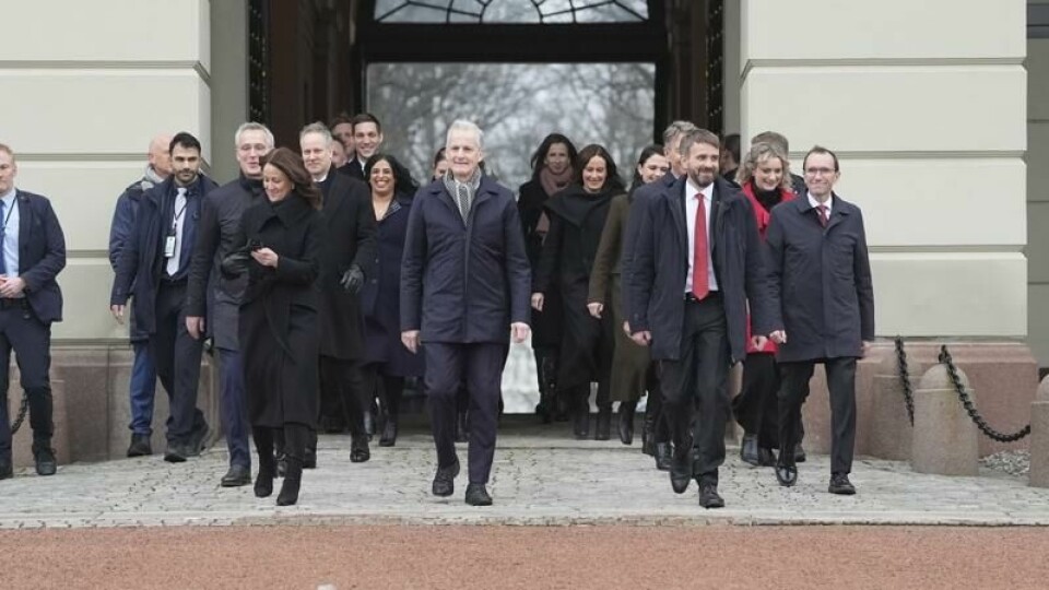 Statsminister Jonas Gahr Støre, med Jens Stoltenberg og Espen Barth Eide ytterst på flankene.