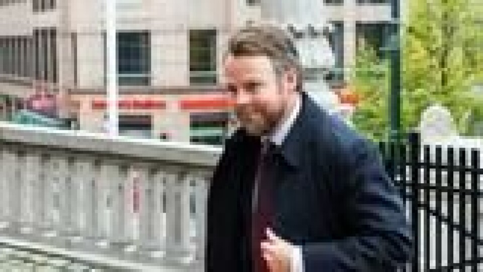 Styret i Posten skal gjøre løpende beslutninger om forretningsdriften, ikke regjeringen, sier næringsminister Torbjørn Røe Isaksen Styret i Posten skal gjøre løpende beslutninger om forretningsdriften, ikke regjeringen, sier næringsminister Torbjørn Røe Isaksen Foto: Berit Roald / NTB scanpix Foto: Berit Roald / NTB scanpix