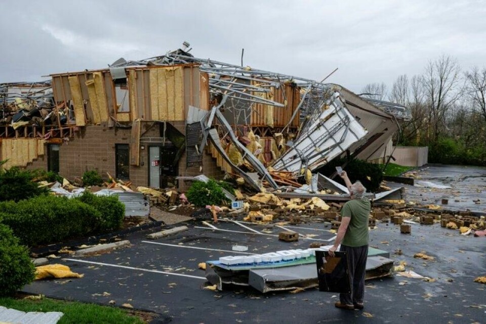 En bygning av ødelagt av en tornado i Jeffersontown i Kentucky.