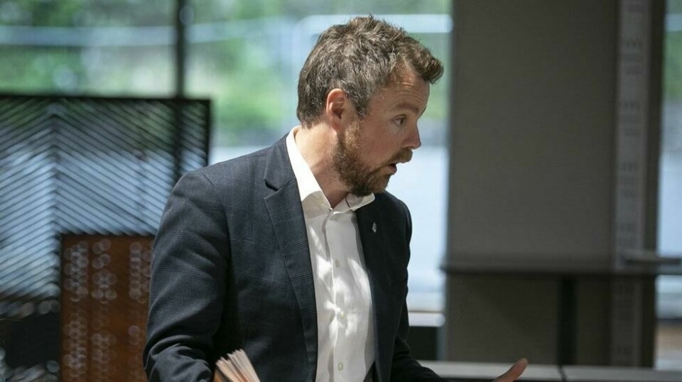 PRIVATISERING: – Regjeringen ønsker ikke byråkratiske regler som presser fram privatisering av offentlige velferdstjenester, forsikrer Torbjørn Røe Isaksen, her på et møte i Gjøvik om småbedrifter 25. juni.