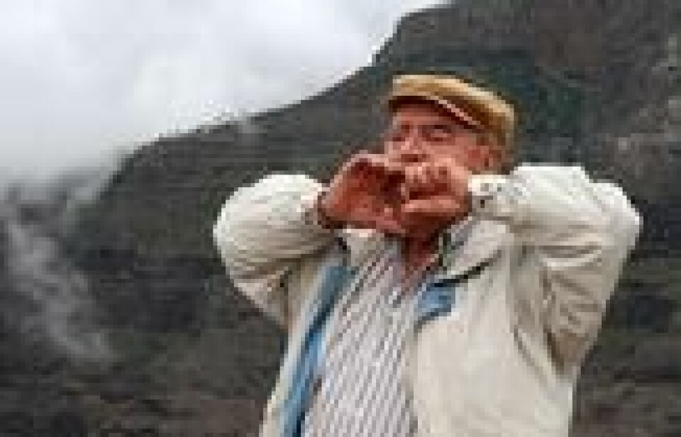 På kanariøya La Gomera brukes et språk midt i blinken for Atle Antonsen og Roger Whittaker. Her kan man nemlig kommunisere gjennom plystring. Foto: Unesco. På kanariøya La Gomera brukes et språk midt i blinken for Atle Antonsen og Roger Whittaker. Her kan man nemlig kommunisere gjennom plystring. Foto: Unesco.