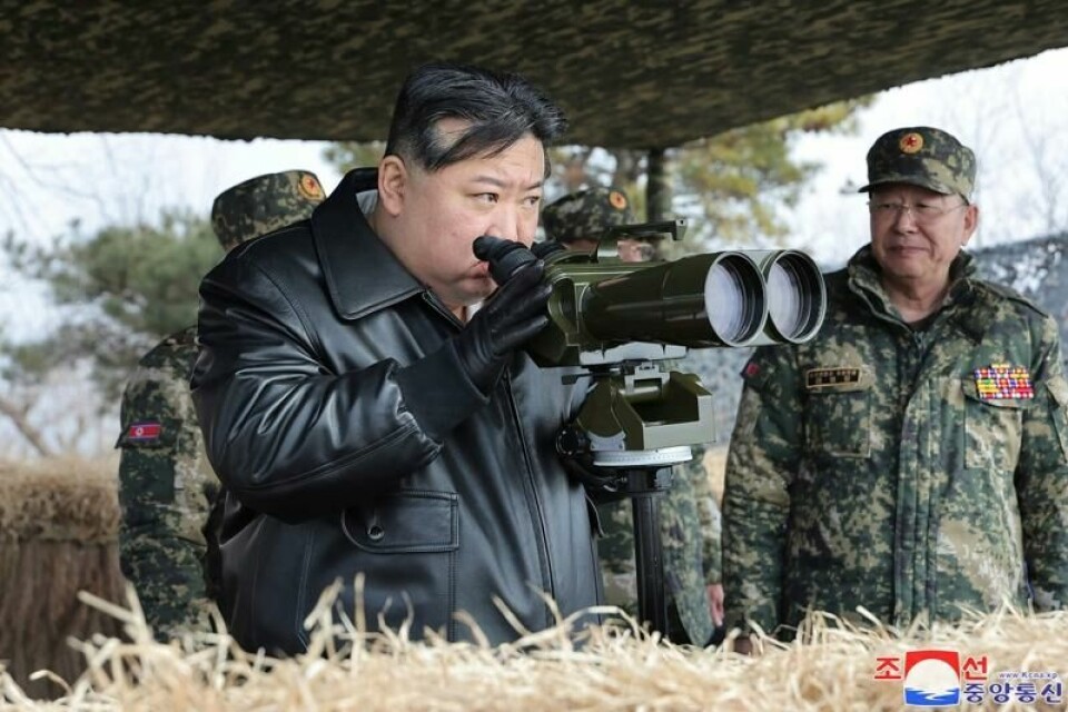 Spenningen på den koreanske halvøy er nå historisk høy, ifølge Nord-Koreas leder Kim Jong-un som ber landets forsvar forberede seg på krig.