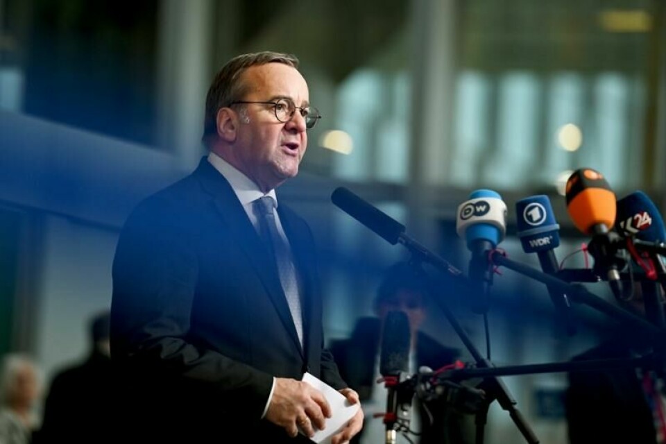 Tysklands forsvarsminister Boris Pistorius på et pressetreff før forsvarsministermøtet i Nato torsdag.