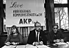 Oslo februar 1973: Fra AKP-ml's stiftelseskonferanse. Partiformann Sigurd Allern ( i midten), t.v. Synne Holan og t.h. Kjell Pettersen. Foto: NTB / SCANPIX