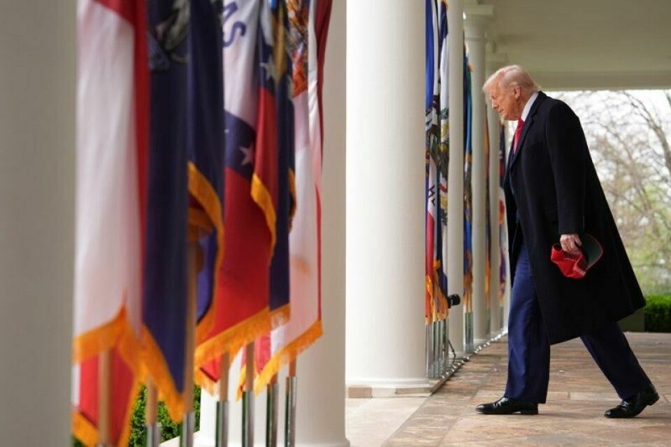 President Donald Trump ankommer for å tale i Rose Garden i Det hvite hus, onsdag 2. april 2025, i Washington. (AP Photo/Evan Vucci) President Donald Trump ankommer for å tale i Rose Garden i Det hvite hus, onsdag 2. april 2025, i Washington. (AP Photo/Evan Vucci) Foto: Evan Vucci/NTB