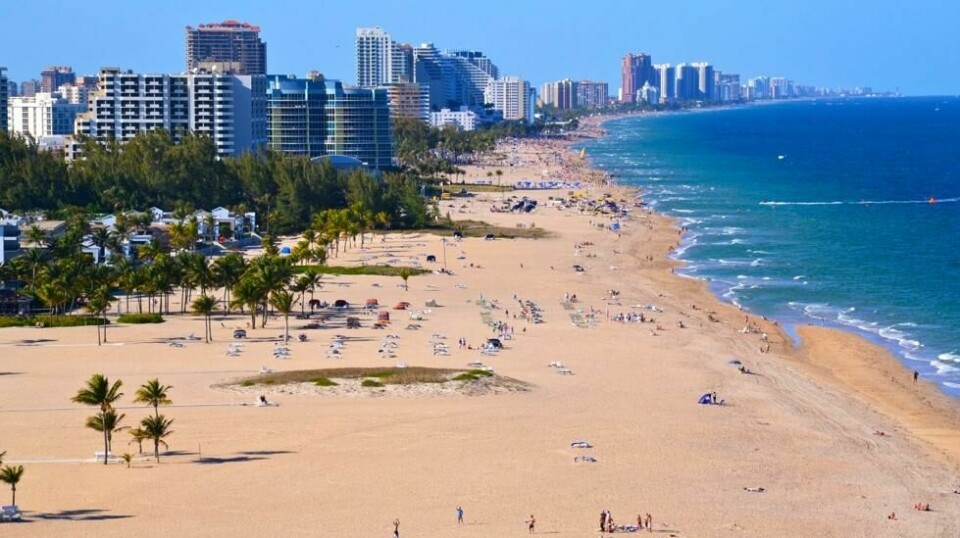 Fort Lauderdale er med sine sandstrender og cruiseskiphavner et populært turistmål. Gjennomsnittlig temperatur gjennom året er 24,2 °C og byen har ca. 3.000 soltimer i gjennomsnitt per år. Foto: Daniel Dudek/Flickr