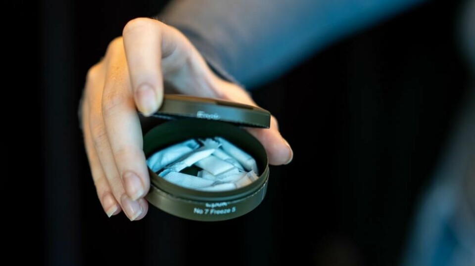 Den svenske regjeringen kutter avgiften på snus med 20 prosent. Foto: Annika Byrde / NTB