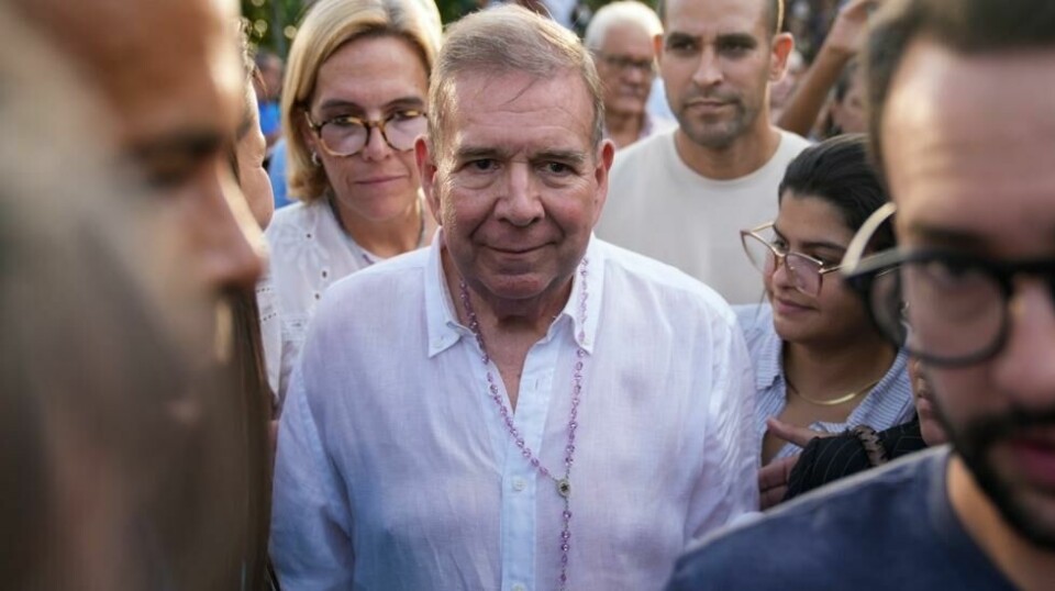 Presidentkandidat Edmundo González Urrutia har ignorert to begjæringer om å møte til avhør. Venezuelas opposisjon anklager påtalemyndigheten for «rettslig trakassering» etter det omstridte valget i landet. Foto: Ariana Cubillos / AP / NTB