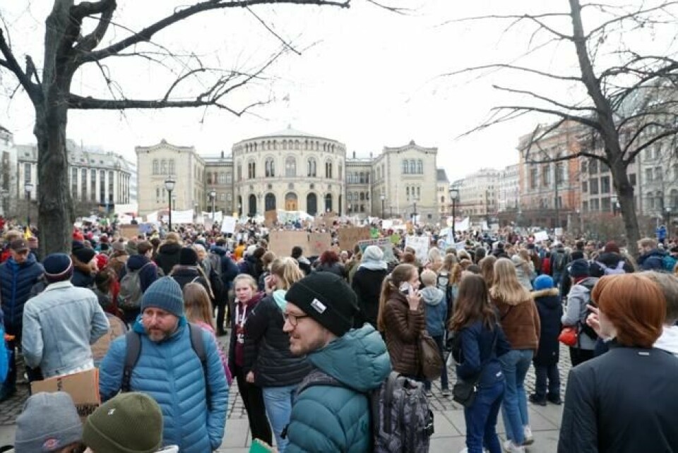 Mange elever møtte opp foran Stortinget i mars i år for å delta i skolestreiken for klima. Foto: Terje Bendiksby / NTB scanpix Mange elever møtte opp foran Stortinget i mars i år for å delta i skolestreiken for klima. Foto: Terje Bendiksby / NTB scanpix Foto: NTB scanpix