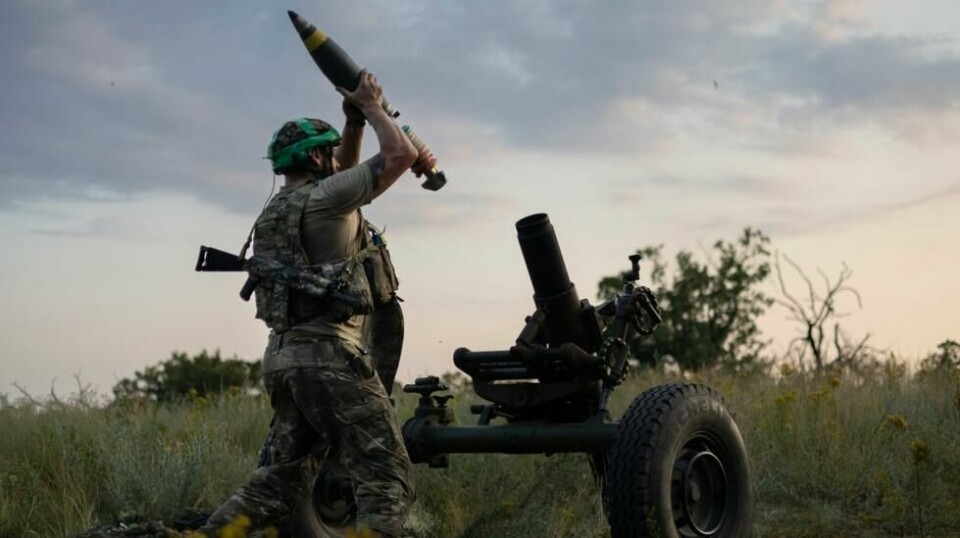 En ukrainsk soldat forbereder et angrep mot russiske stillinger. Illustrasjonsfoto: Alex Babenko / AP / NTB