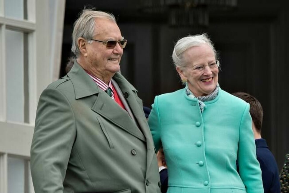 Dronning Margrethe og prins Henrik under Dronning Margrethe sin 77-års fødselsdag på Marselisborg Slot, 2017. Foto: Henning Bagger / NTB scanpix Dronning Margrethe og prins Henrik under Dronning Margrethe sin 77-års fødselsdag på Marselisborg Slot, 2017. Foto: Henning Bagger / NTB scanpix