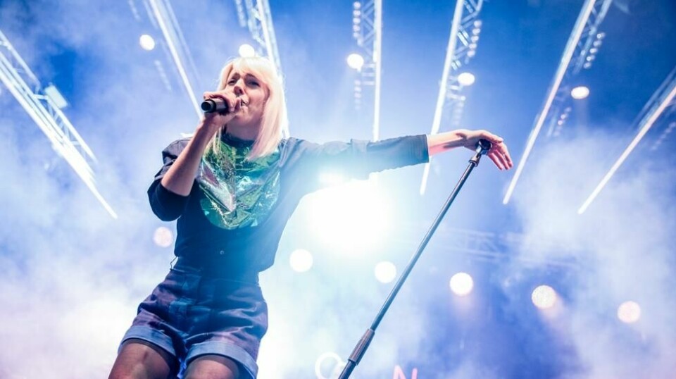 Veronica Maggio, her på scenen i Oslo, prøver seg nå som skuespiller i kjærlighetsfilm. Foto: Stian Lysberg Solum / NTB