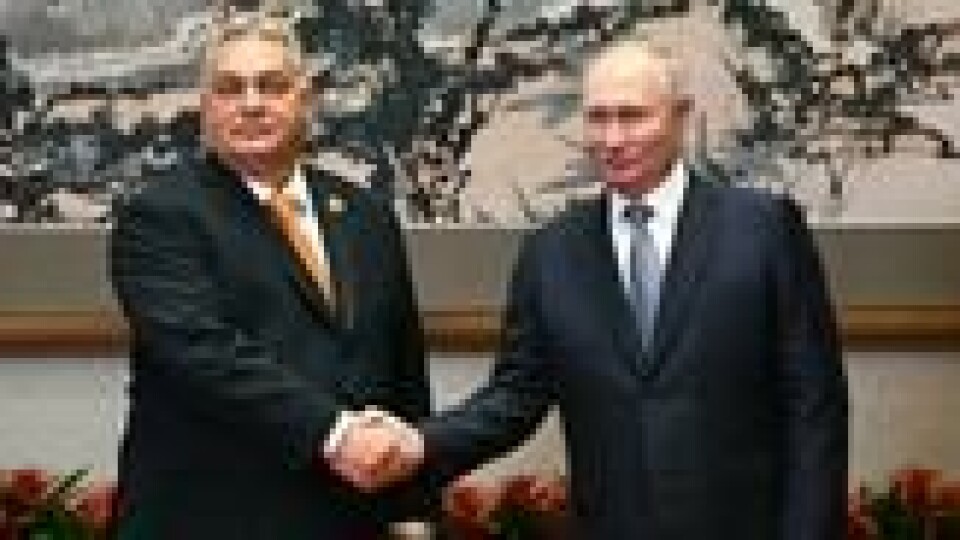 Russlands president Vladimir Putin og Ungarns statsminister Viktor Orban poserer for et bilde før samtalene deres på sidelinjen av Belt and Road Forum i Beijing, Kina, tirsdag 17. oktober 2023. (Grigory Sysoyev, Sputnik, Kreml Pool Photo via AP, File) Russlands president Vladimir Putin og Ungarns statsminister Viktor Orban poserer for et bilde før samtalene deres på sidelinjen av Belt and Road Forum i Beijing, Kina, tirsdag 17. oktober 2023. (Grigory Sysoyev, Sputnik, Kreml Pool Photo via AP, File) Foto: NTB