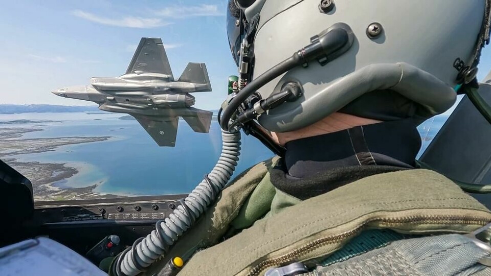 Et norsk F-35 fotografert fra et belgisk F-16. Et norsk F-35 fotografert fra et belgisk F-16. Foto: Belgian Air Force / Forsvarets mediebank