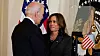 USAs president Joe Biden (t.v.) sammen med Kamala Harris. – Biden er ikke tjent med å sette opp Harris til å feile, mener USA-ekspert Eirik Bergesen. Foto: Alex Brandon / AP / NTB