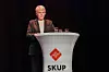 Kringkastingssjef Vibeke Fürst Haugen presenterer hovedfunnene fra evalueringen av serien «Ingen elsker Bamsegutt» på SKUP-konferansen i Tønsberg. Foto: Fredrik Varfjell / NTB