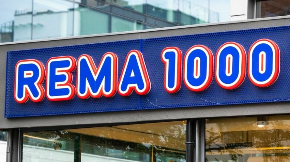 Rema 1000 i Danmark erkjenner at kjeden kan bli bedre når det gjelder salg av voksenprodukter til barn.