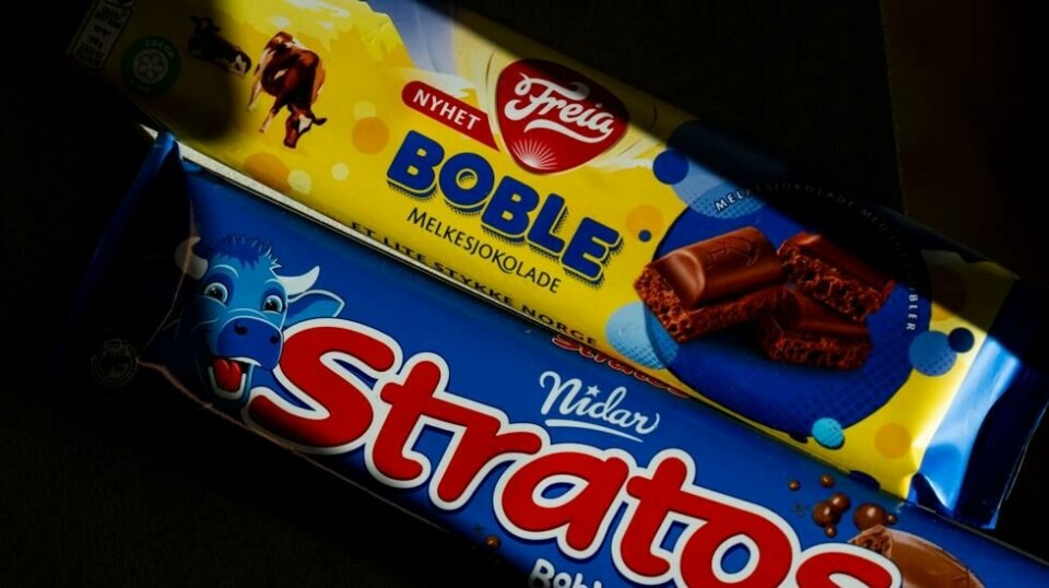 Stratos-produsent Orkla mener blåfargen på Freia Boble Melkesjokolade er for lik blåfargen på Stratos. Nå har se saksøkt Freia-eier Mondelez. Foto: Javad Parsa / NTB
