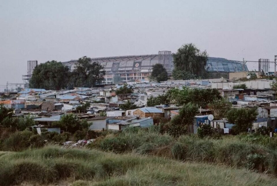 Uformell bosetting ved Orlando Stadium i Soweto. Uformell bosetting ved Orlando Stadium i Soweto. Foto: Philippus Lodewikus van Aswegen