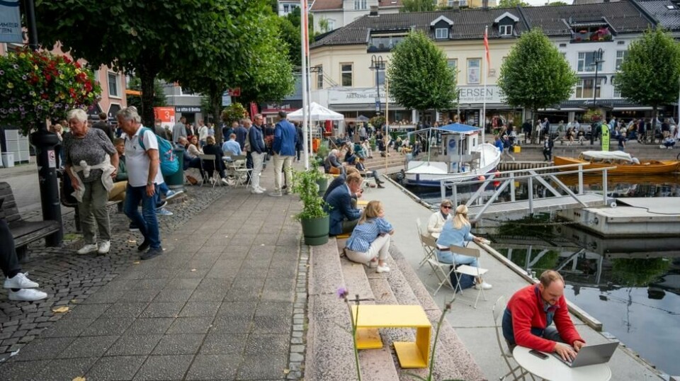 Politikere, næringslivsfolk og journalister setter hverandre hvert år i stevne under Arendalsuka. Nå er en mann siktet for å ha snikfilmet flere andre personer han delte leilighet med under årets arrangement. Foto: Heiko Junge / NTB