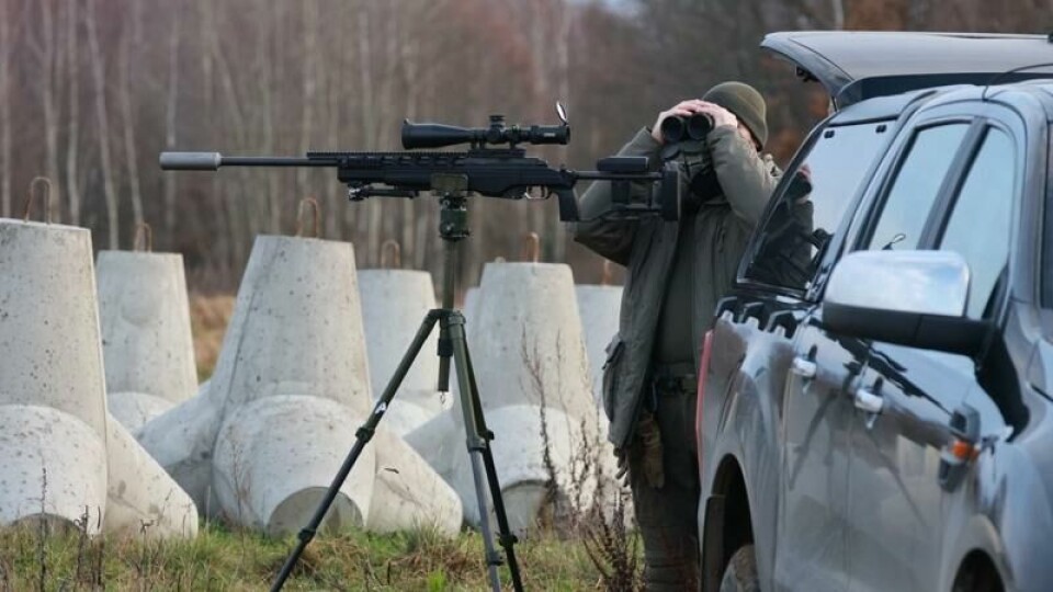 Øst-skjoldet har en samlet prislapp på nærmere 30 milliarder kroner. Når festningsverket står ferdig vil Polens yttergrense i nord være en fysisk barriere som kan stanse tanks og andre tunge militære kjøretøy å rykke inn på polsk territorium. (Foto: Polens statsministerkontor)
