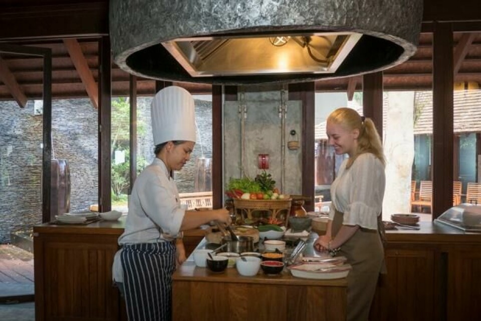 MATKURS: En måte å ta med seg Thailand «hjem» på er å lære seg å lage maten der. Her fra et matkurs på JW Marriott i Phuket. MATKURS: En måte å ta med seg Thailand «hjem» på er å lære seg å lage maten der. Her fra et matkurs på JW Marriott i Phuket.