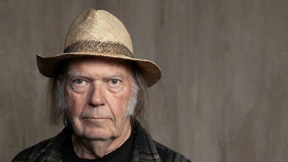Neil Young peker på at han risikerer å bli nektet innreise tilbake til USA etter Europa-turneen som tar ham til Bergen i juni.