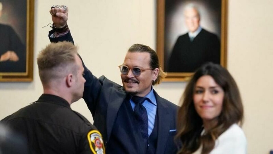 Johnny Depp vant rettssaken, og folkets støtte. Johnny Depp vant rettssaken, og folkets støtte. Foto: Steve Helber / AFP / NTB