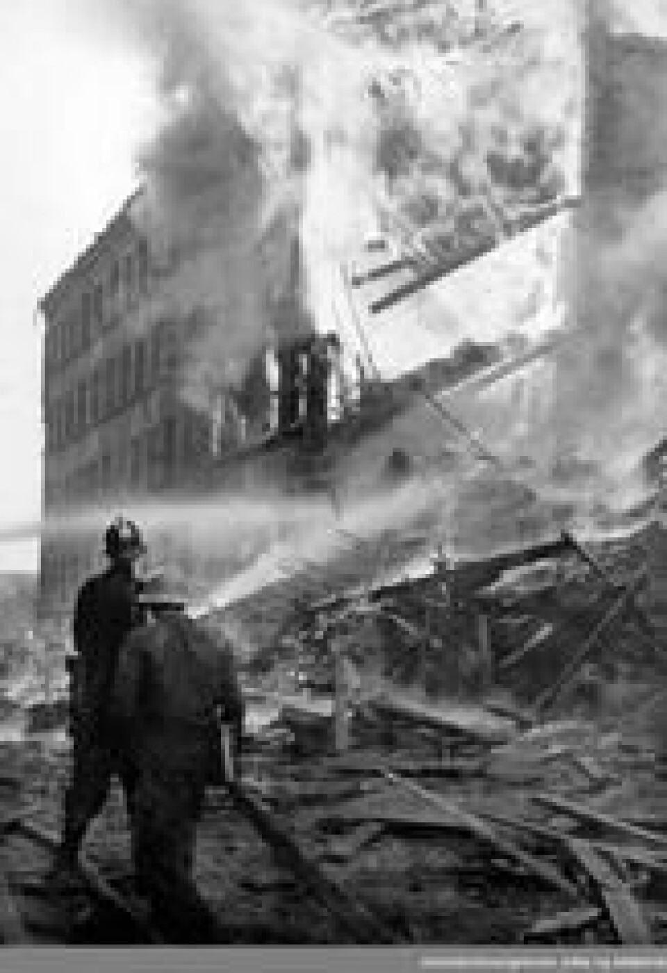 Bygningene rundt Victoria terrasse ble hardt skadet under den britiske bombingen nyttårsaften 1944. Bygningene rundt Victoria terrasse ble hardt skadet under den britiske bombingen nyttårsaften 1944. Foto: Arbeiderbevegelsens arkiv og bibliotek
