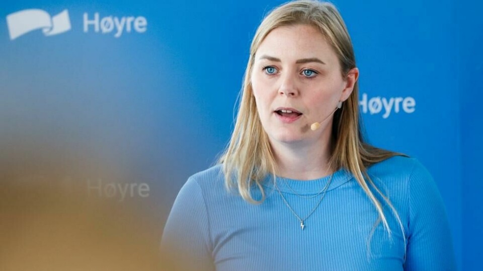 Høyres nestleder Tina Bru mener det må bli dyrere å kjøre fossilbil. Foto: Jan Langhaug / NTB