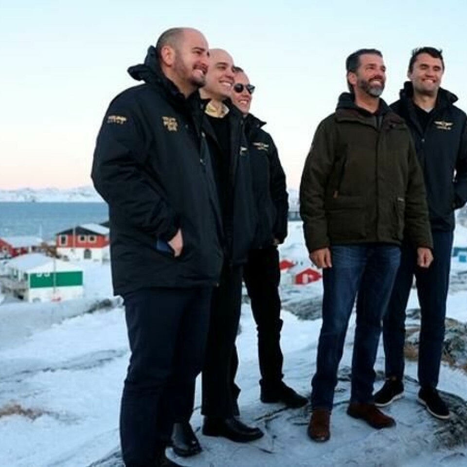 Donald Trump Jr og hans følge landet på Grønland kl 14 norsk tid tirsdag, og var på besøk i fire timer før de vendte hjemover. «Kun turister», svarte han på pressens spørsmål. Donald Trump Jr og hans følge landet på Grønland kl 14 norsk tid tirsdag, og var på besøk i fire timer før de vendte hjemover. «Kun turister», svarte han på pressens spørsmål. Foto: Emil Stach/NTB/Reuters