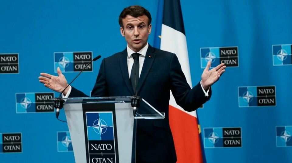 – Hvis fienden sier at de ikke har noen grenser, hvorfor skal vi si at vi har grenser, spør den franske presidenten Emmanuel Macron, og minner om at landet har sin egen doktrine for bruk av atomvåpen.